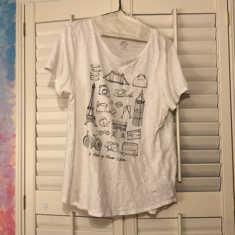 White Old Navy Graphic Tee